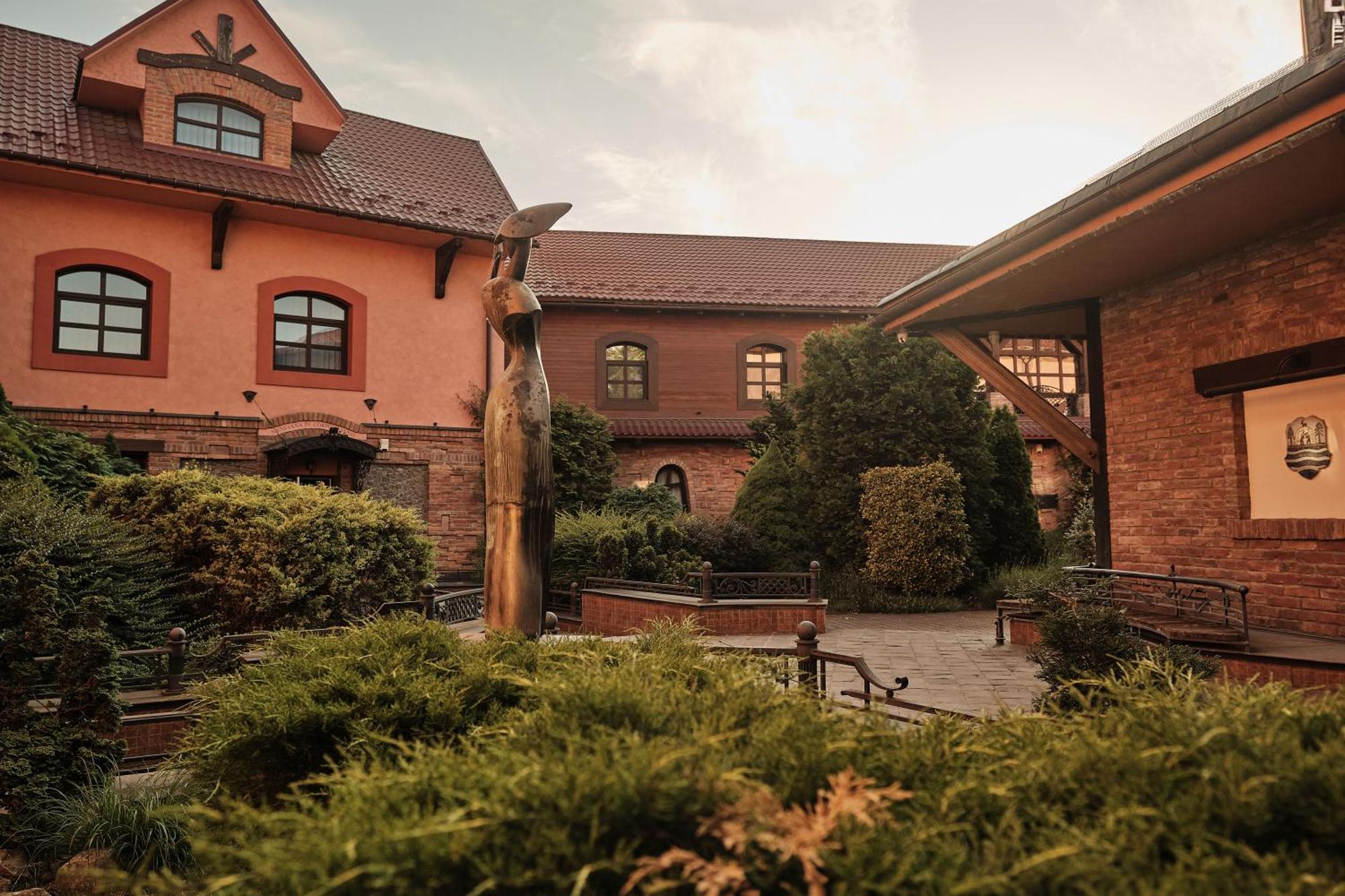 Ungvarskiy Thermal Hotel Extérieur photo